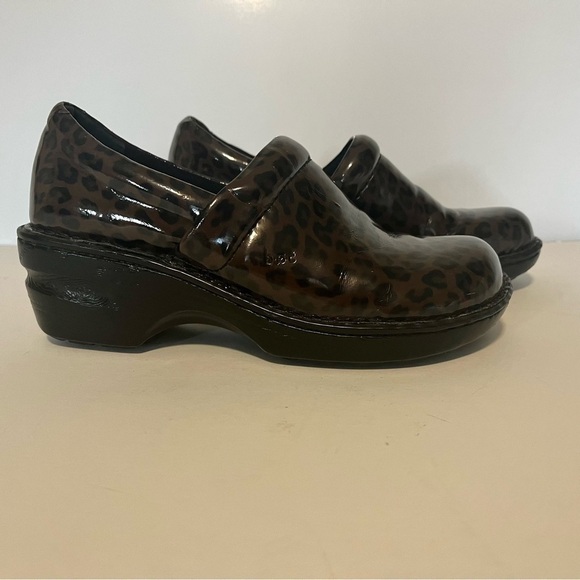 Born Bolo Clogs Women's 8 Leopard Cheetah Faux Patent Leather - Picture 12 of 15